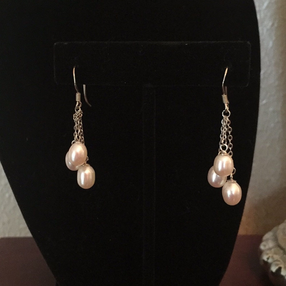 Fresh water pearl earrings